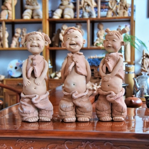 泥塑作品:小肚的泥娃娃